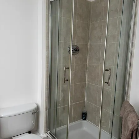 Villa In The Heart Of Leeds (West Yorkshire)