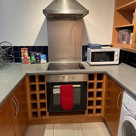 Villa In The Heart Of Leeds (West Yorkshire)